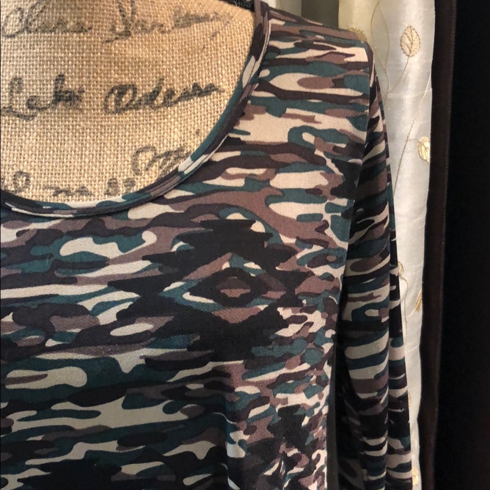 LuLaRoe Long Sleeve Polyester Camouflage Med